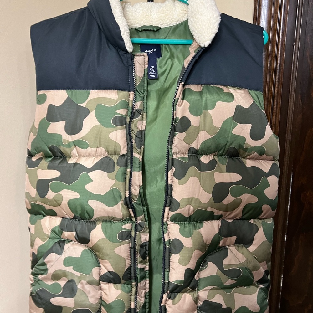 Kids Camo Gap Vest size XL